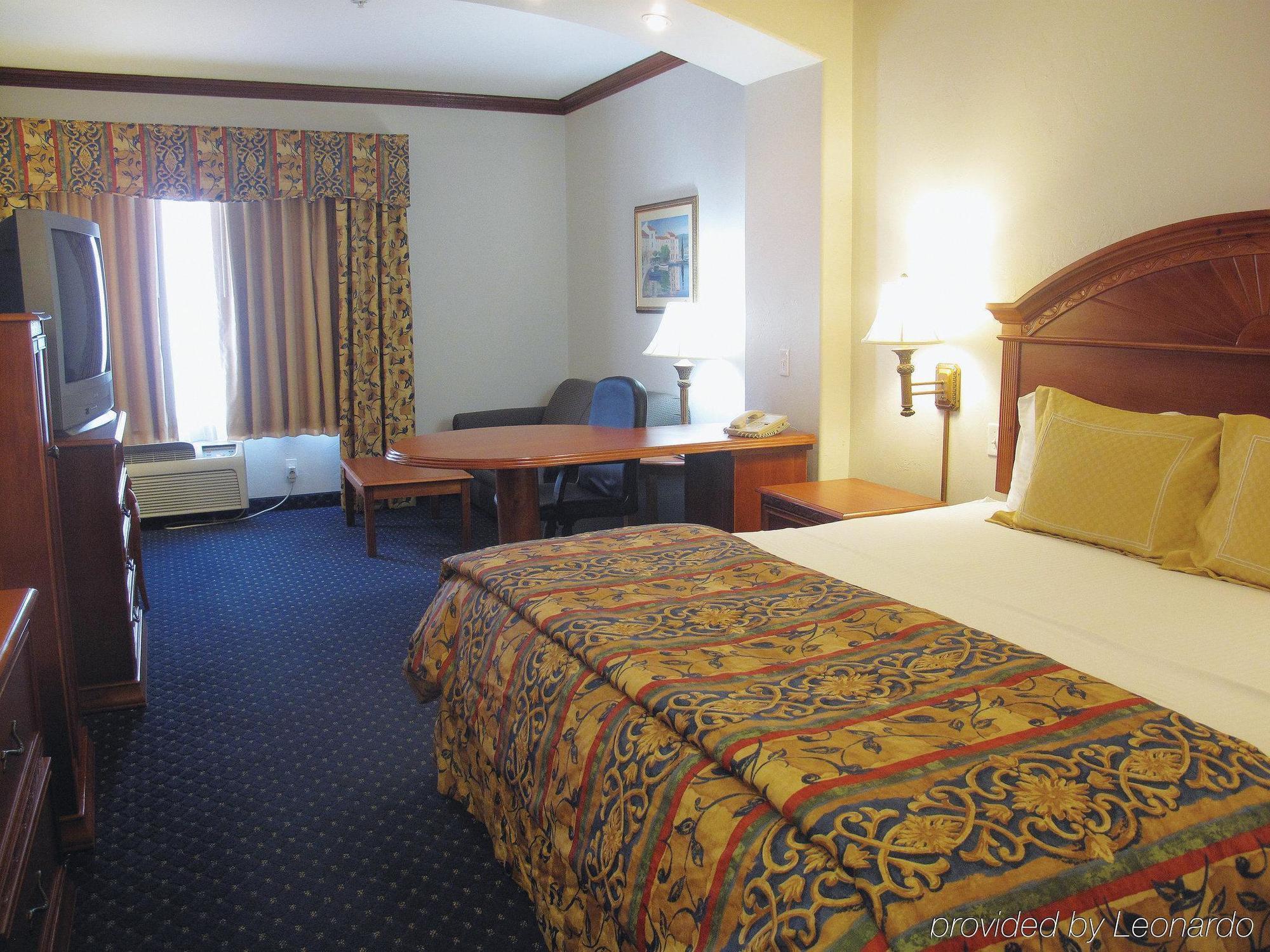 La Quinta By Wyndham Oklahoma City - Moore Room photo